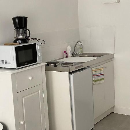 APPARTEMENT RDC AVEC 1 CHAMBRE à 5 METRES A PIED DE LA DIGUE DE LA PANNE Exterior foto