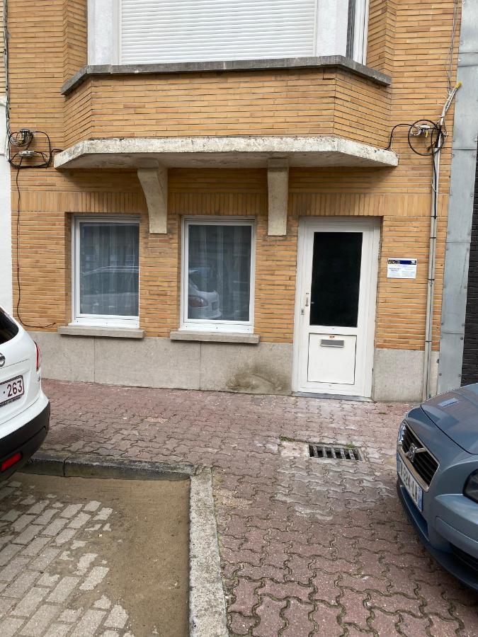 APPARTEMENT RDC AVEC 1 CHAMBRE à 5 METRES A PIED DE LA DIGUE DE LA PANNE Exterior foto
